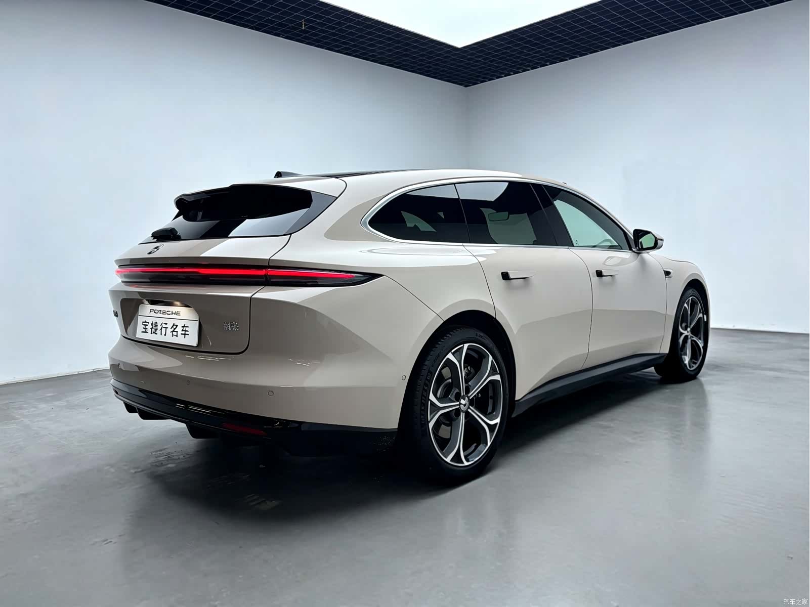 NIO ET5, 2025 все фото