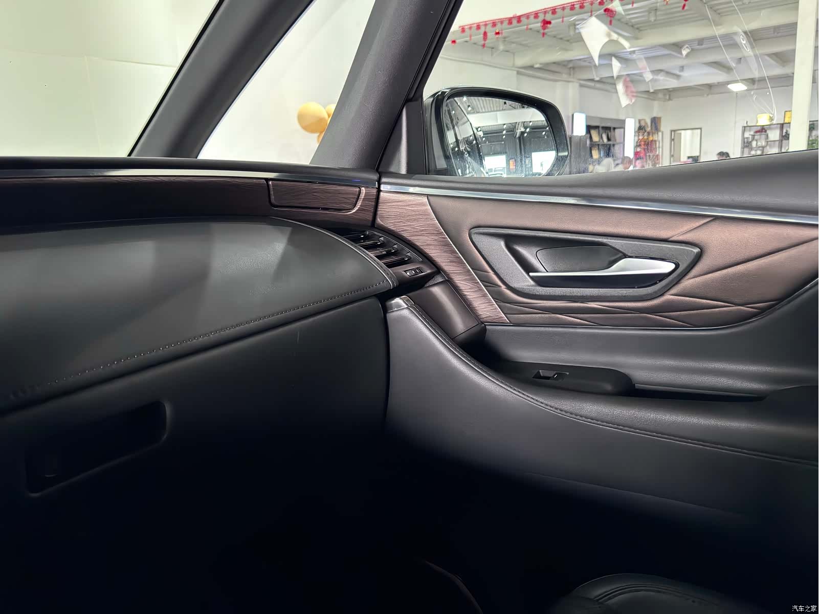Toyota Alphard, 2024 22