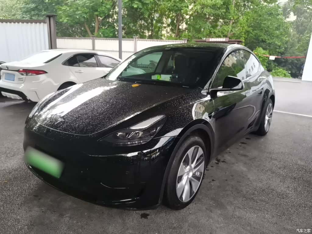 Tesla Model Y, 2024 1