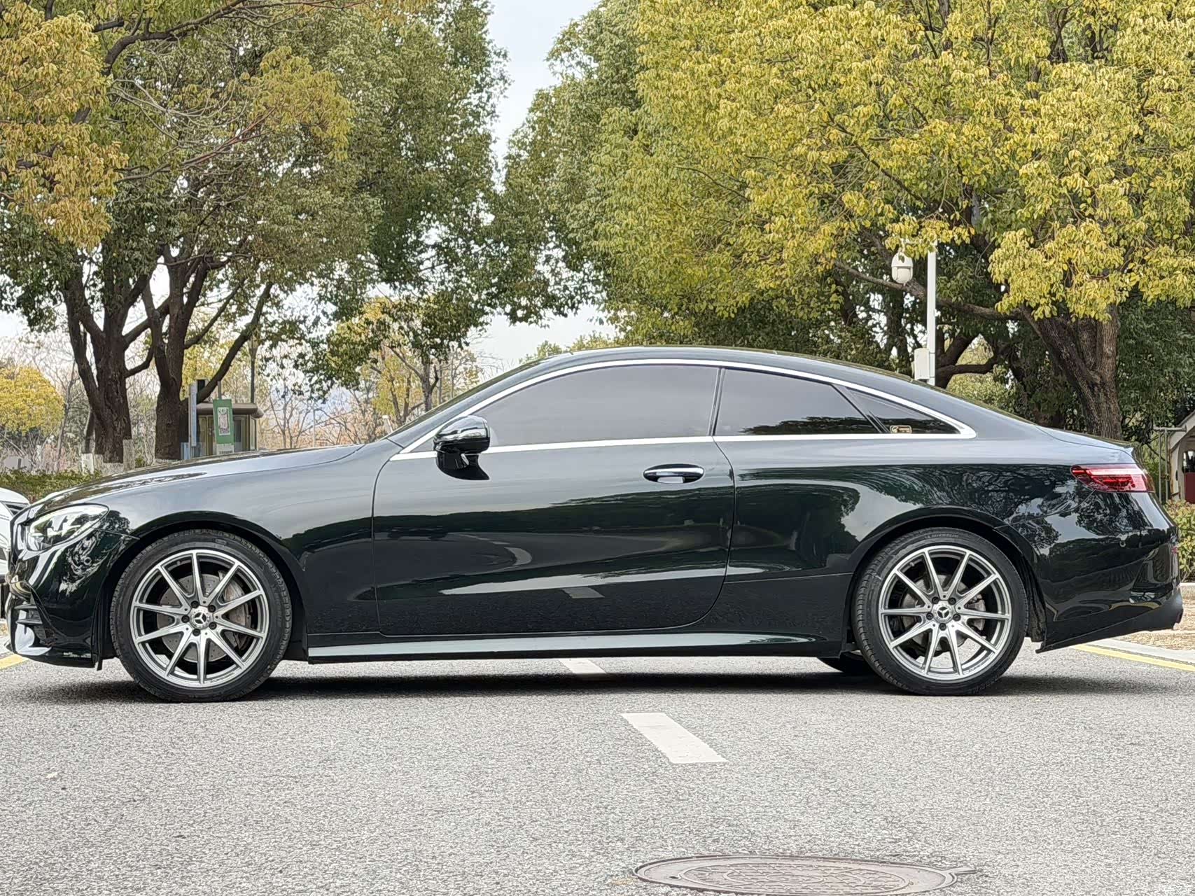 Mercedes-Benz E-Class, 2022 3