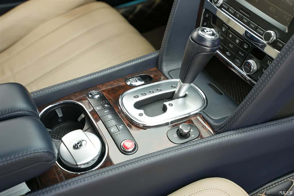 Bentley Flying Spur, 2016 15