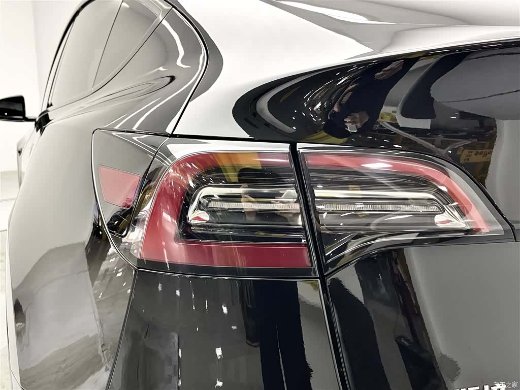 Tesla Model Y, 2023 7