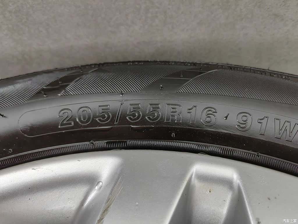DongFeng AX3, 2016 24