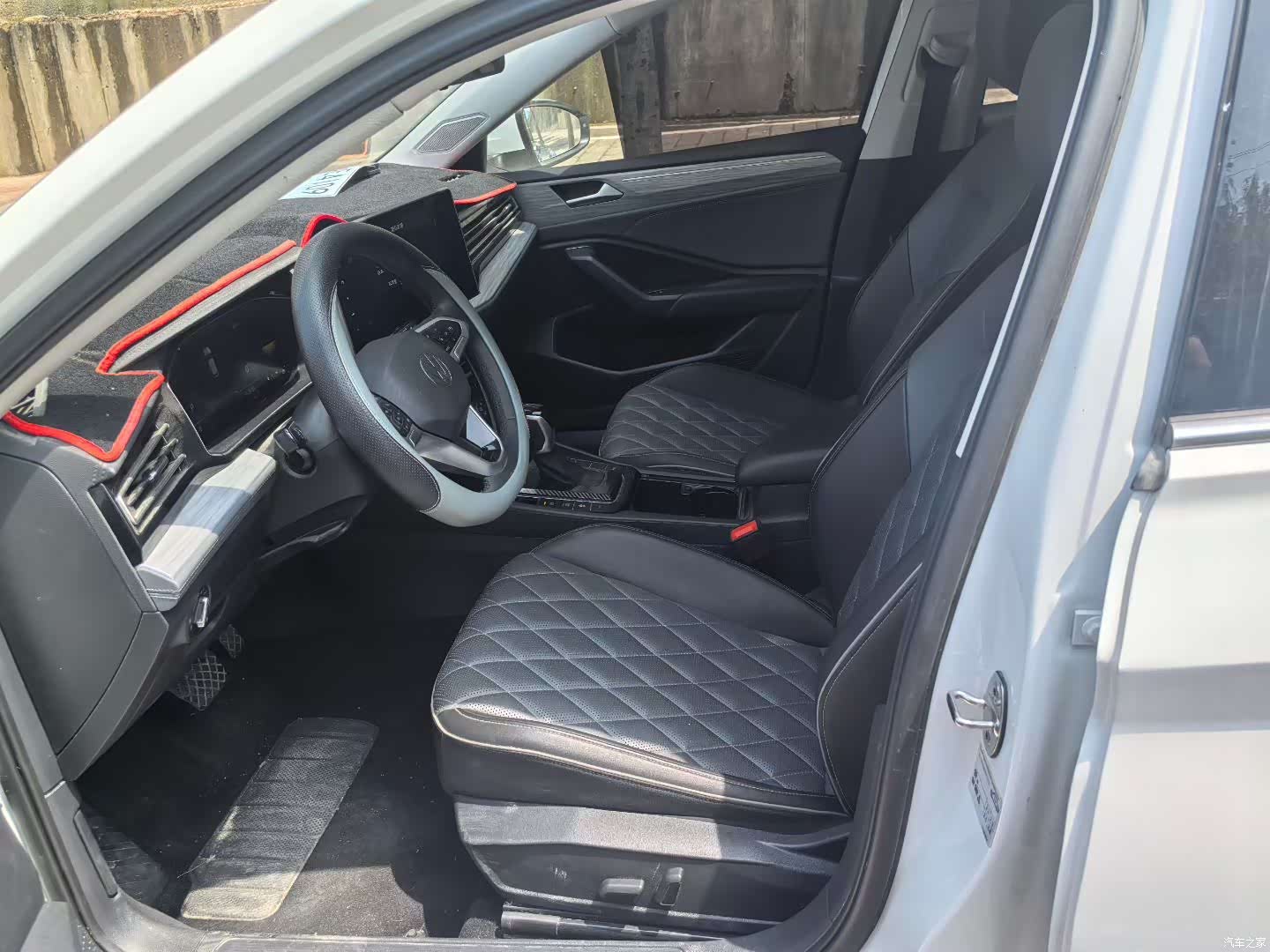 Volkswagen Sagitar, 2025 4