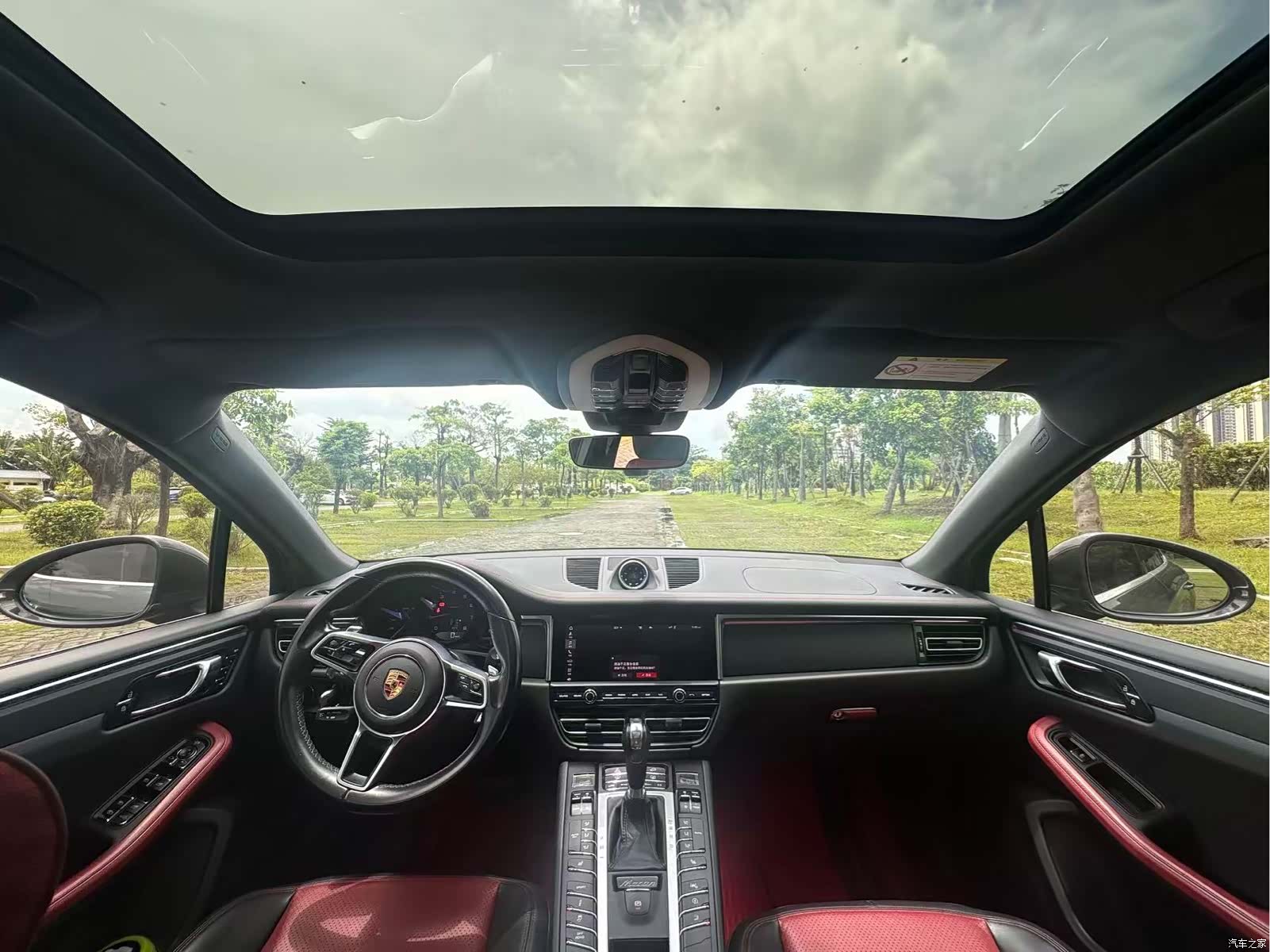 Porsche Macan, 2021 все фото