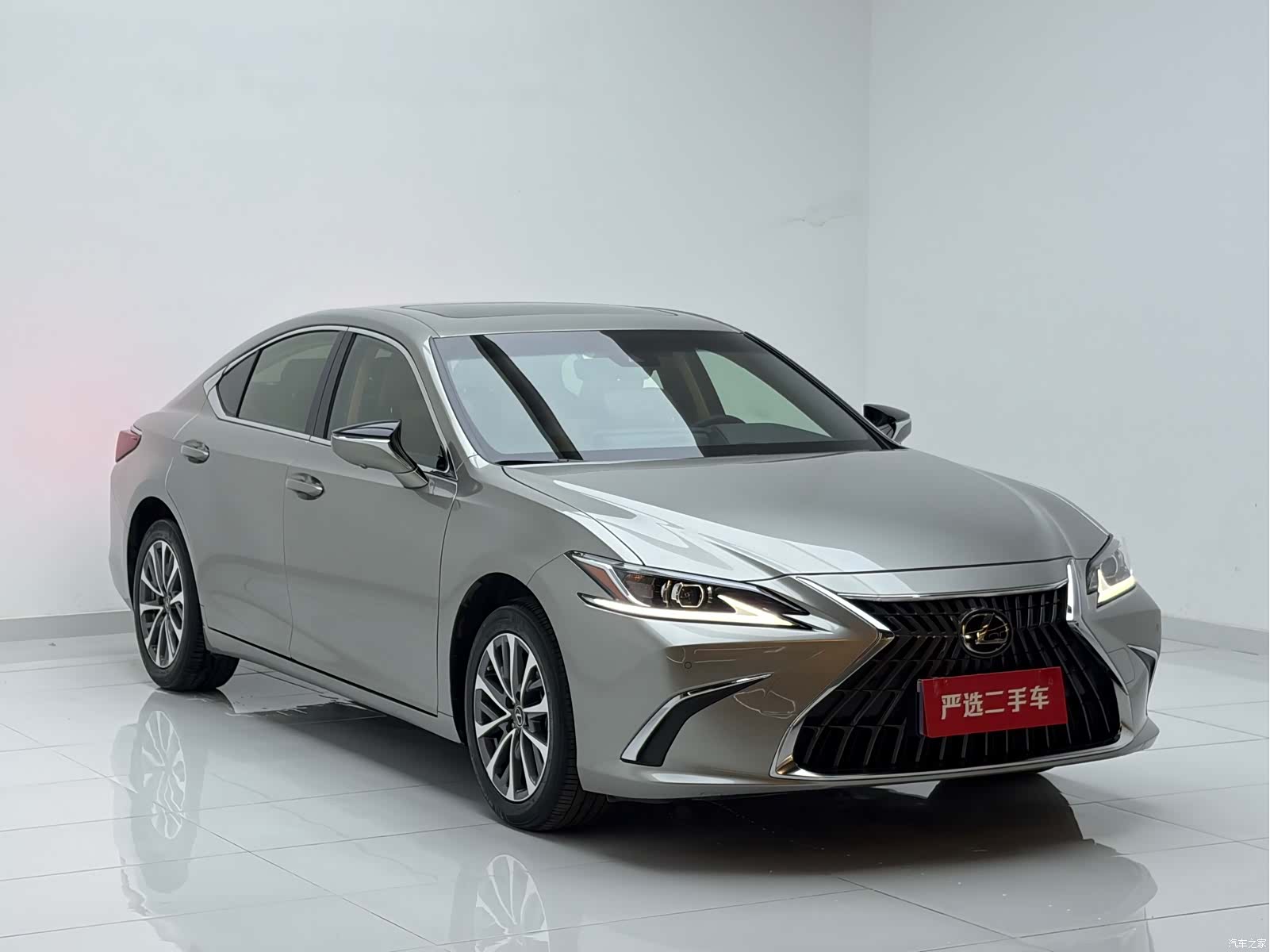 Lexus ES, 2024 3