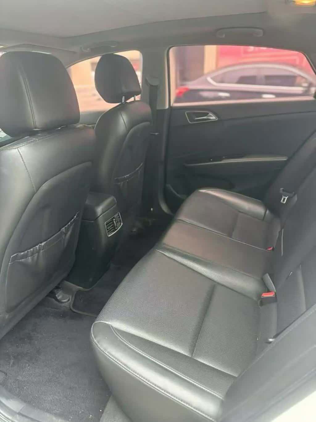 Hyundai GLS, 2016 6