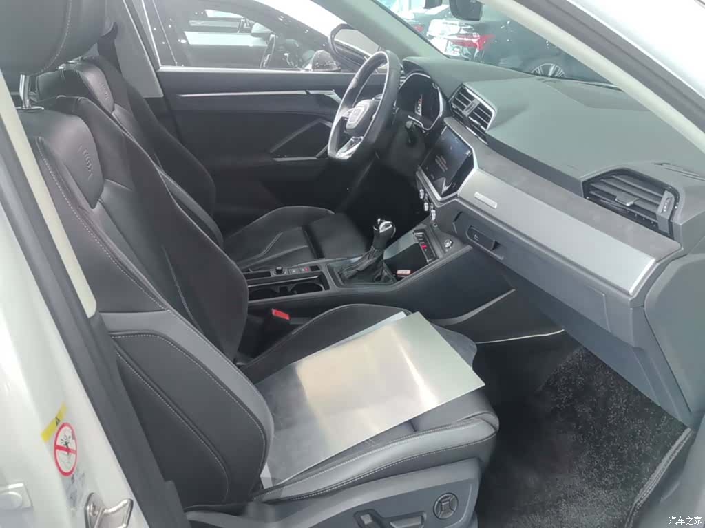 Audi Q3, 2023 25
