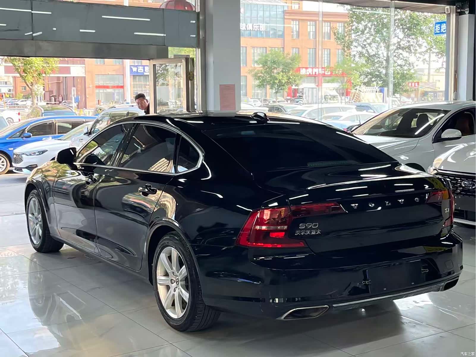 Volvo S90, 2017 все фото
