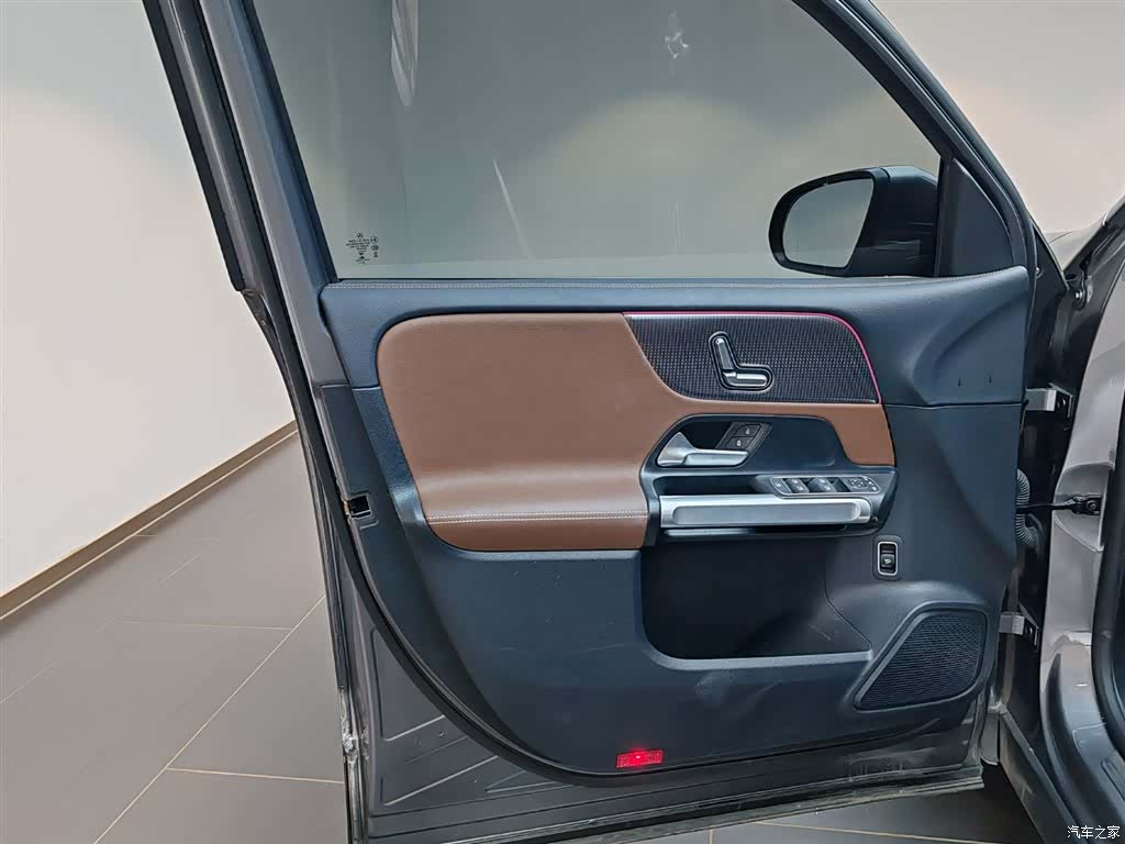 Mercedes-Benz GLB, 2023 18