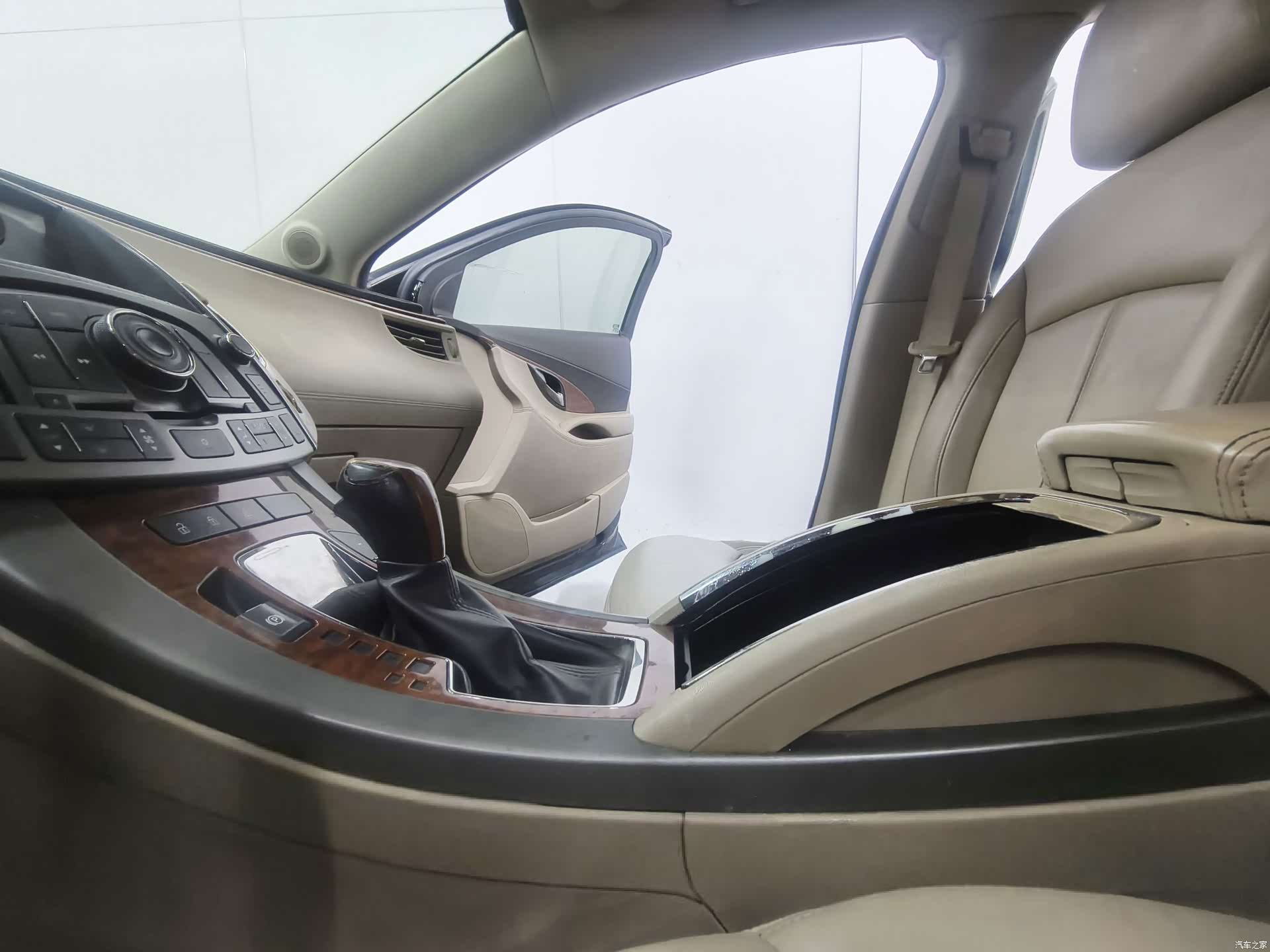 Buick LaCrosse, 2013 11