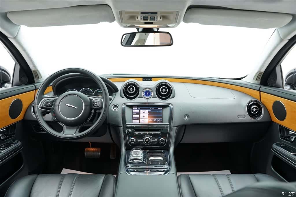 Jaguar XJ, 2013 15