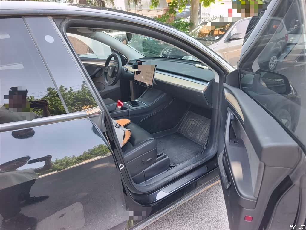 Tesla Model Y, 2022 20