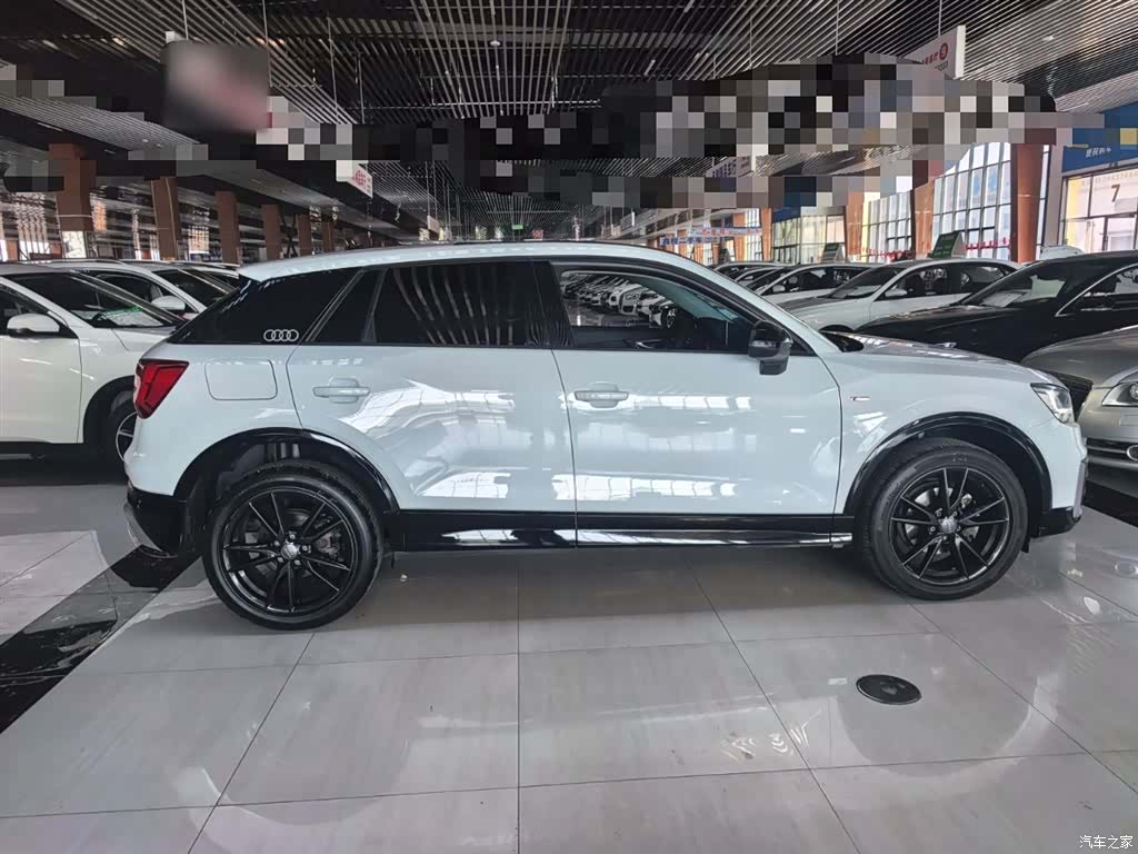 Audi Q2L, 2020 8