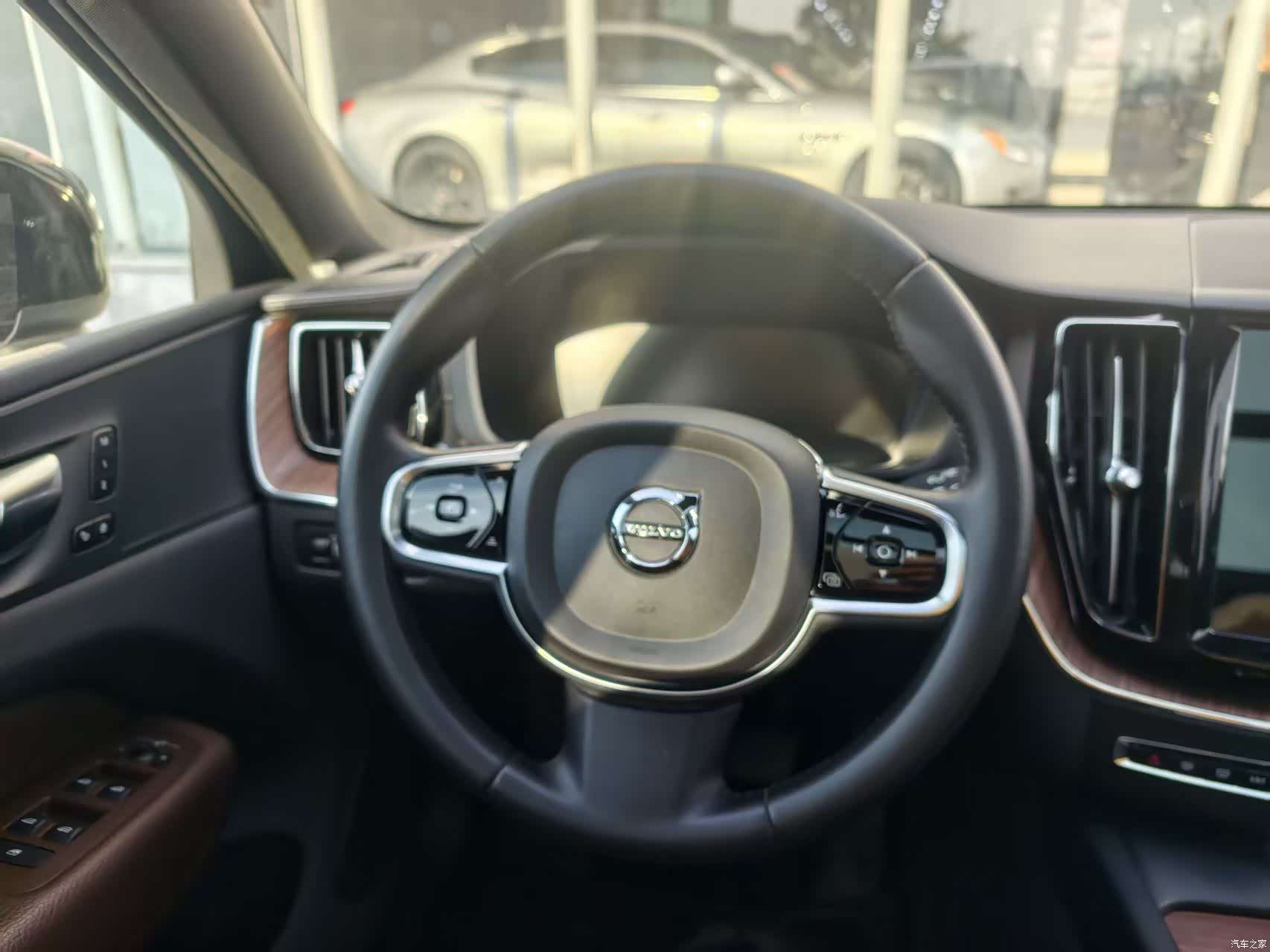Volvo XC60, 2021 все фото
