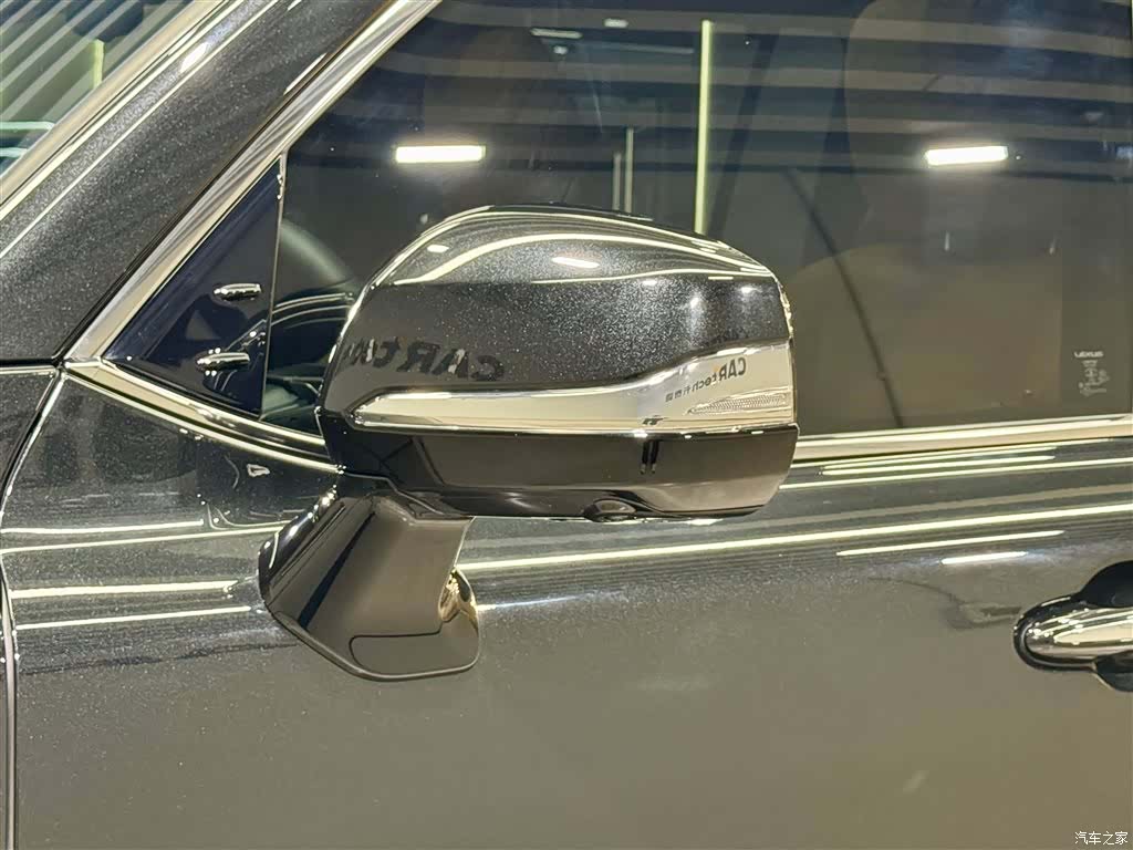 Lexus LX, 2025 24