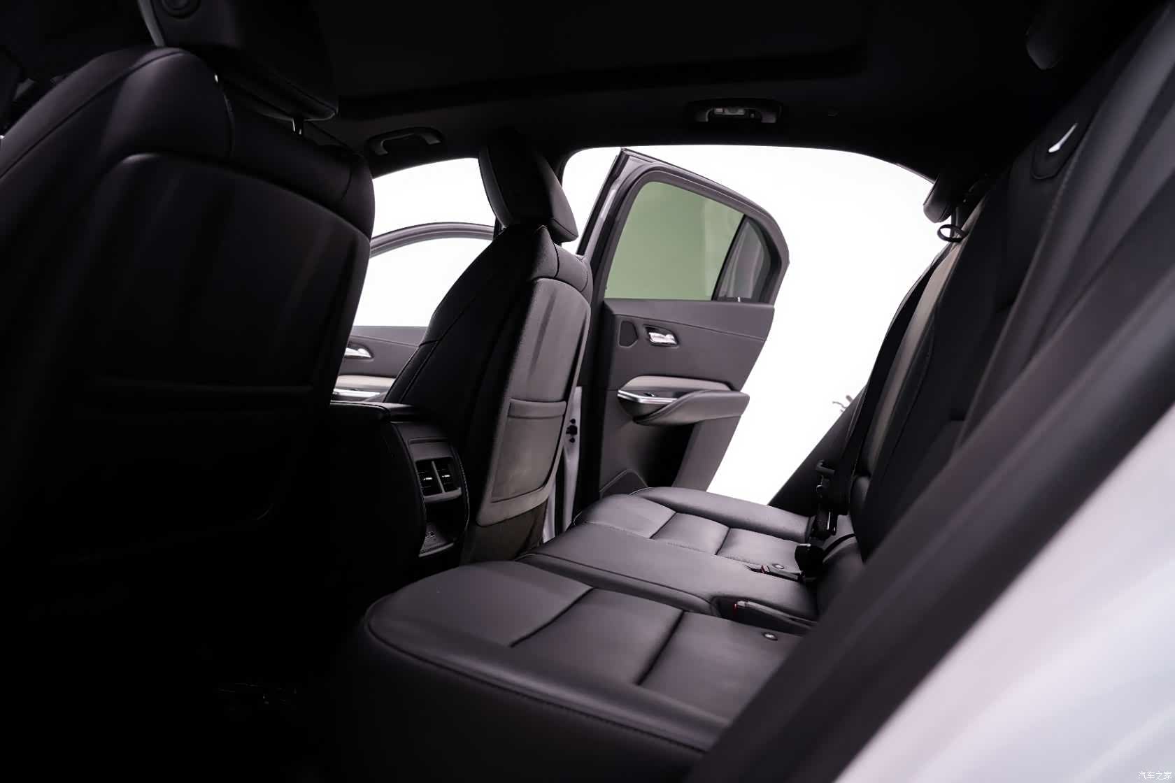 Cadillac XT4, 2021 15
