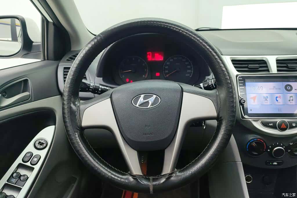 Hyundai GLS, 2016 15