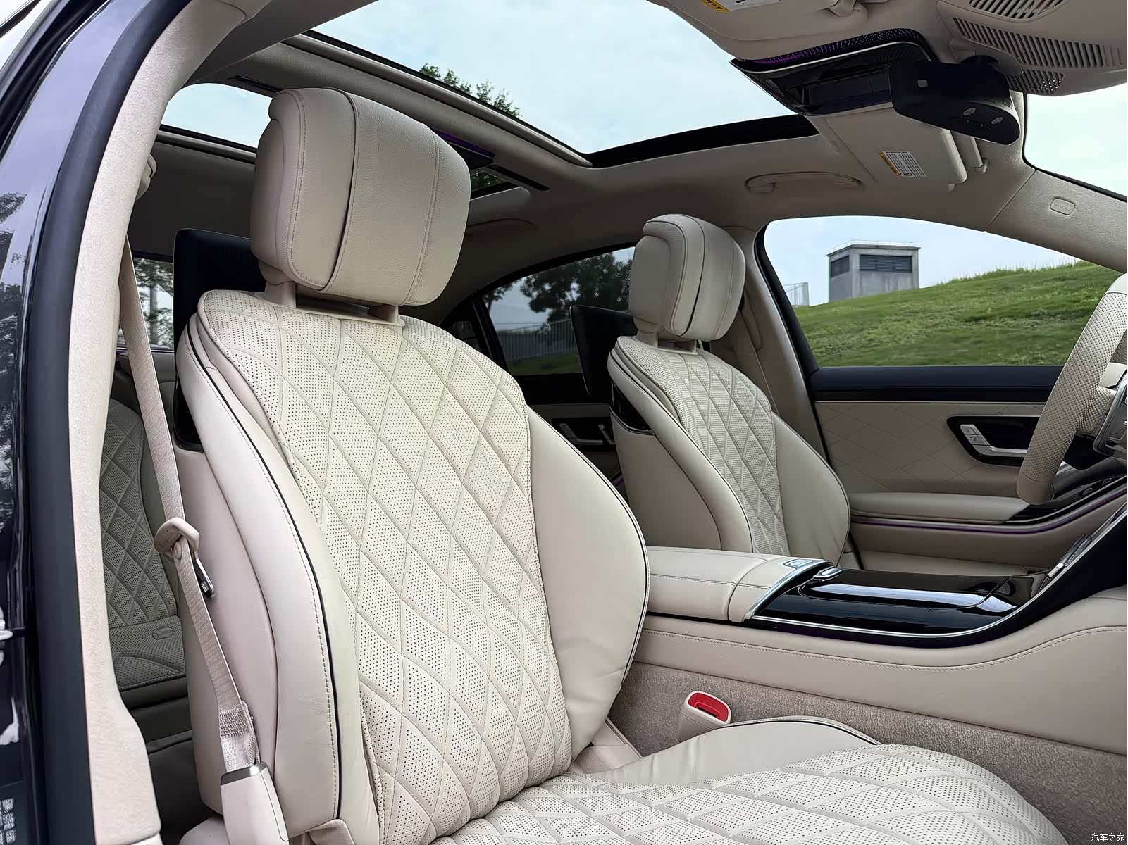 Mercedes-Benz S-Class, 2024 19