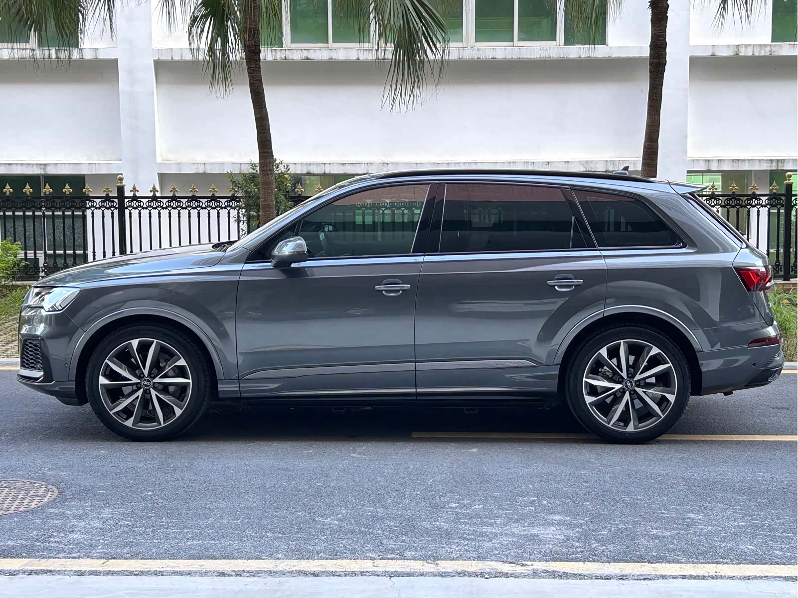 Audi Q7, 2021 4
