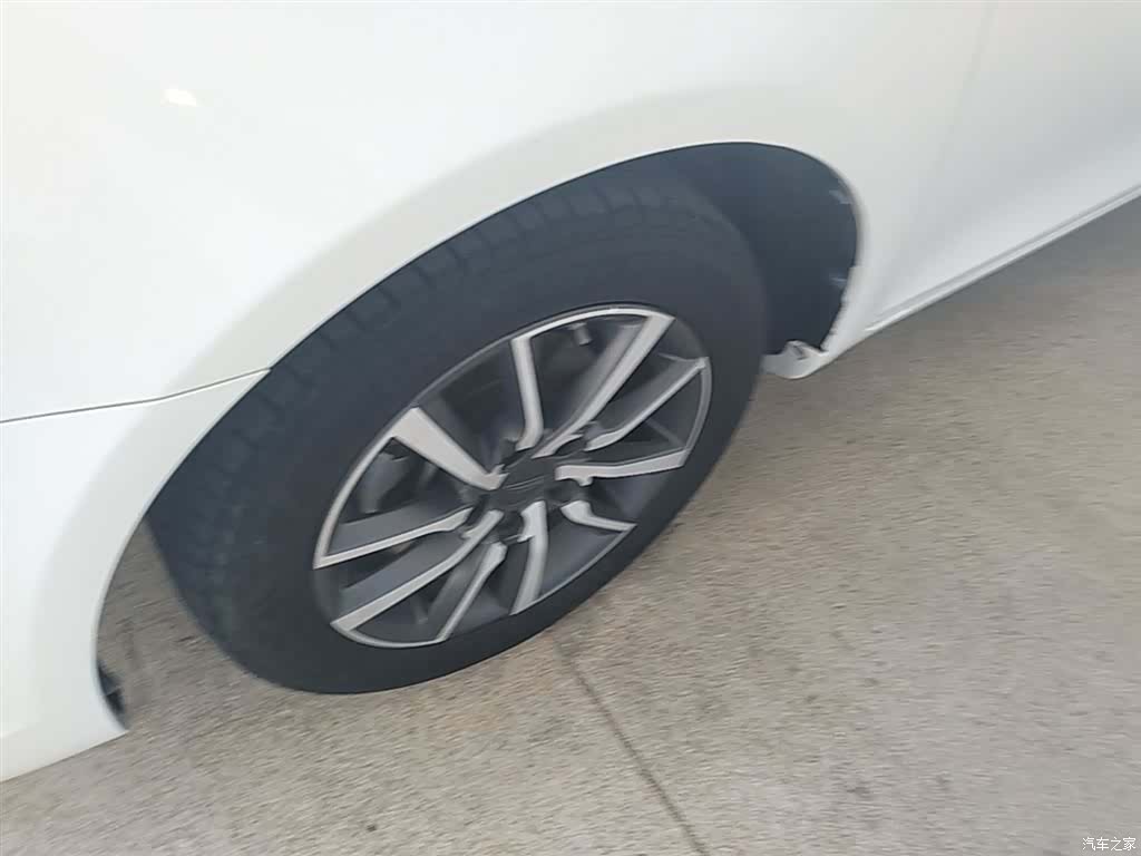 Geely Emgrand, 2019 23