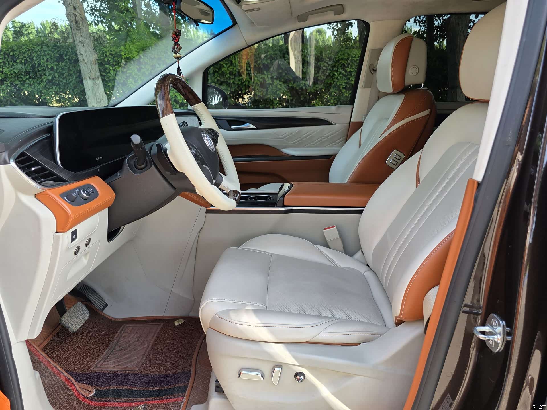 Buick GL8, 2021 3