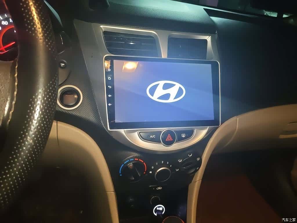 Hyundai GLX, 2015 6
