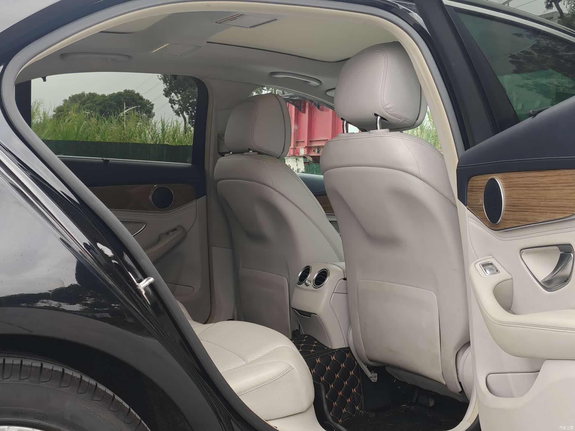 Mercedes-Benz C-Class, 2015 14