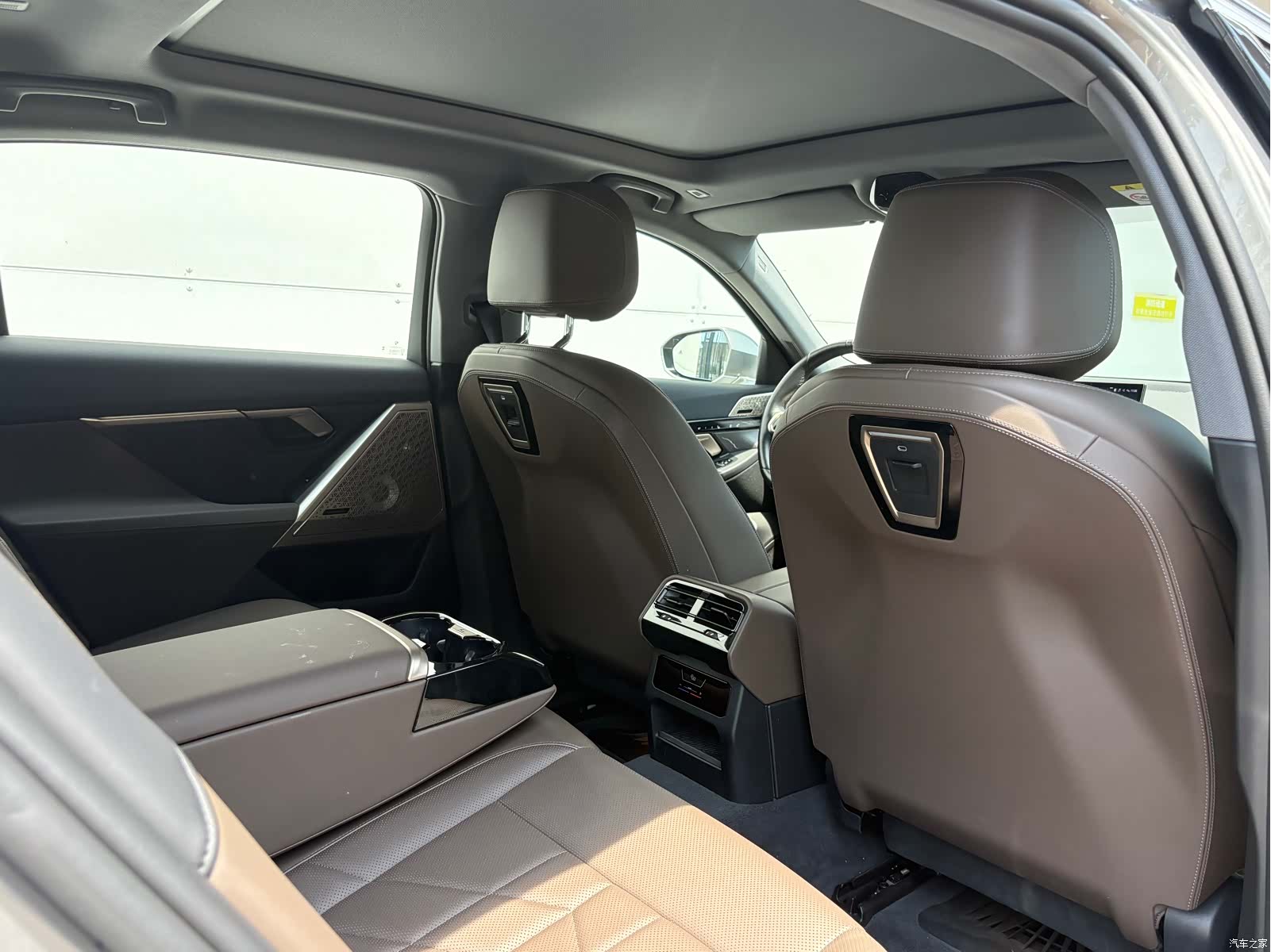 BMW 5 Series, 2025 16