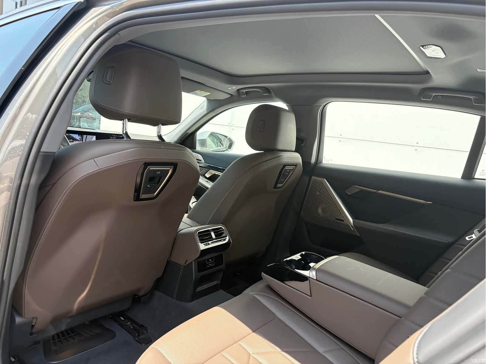 BMW 5 Series, 2025 7