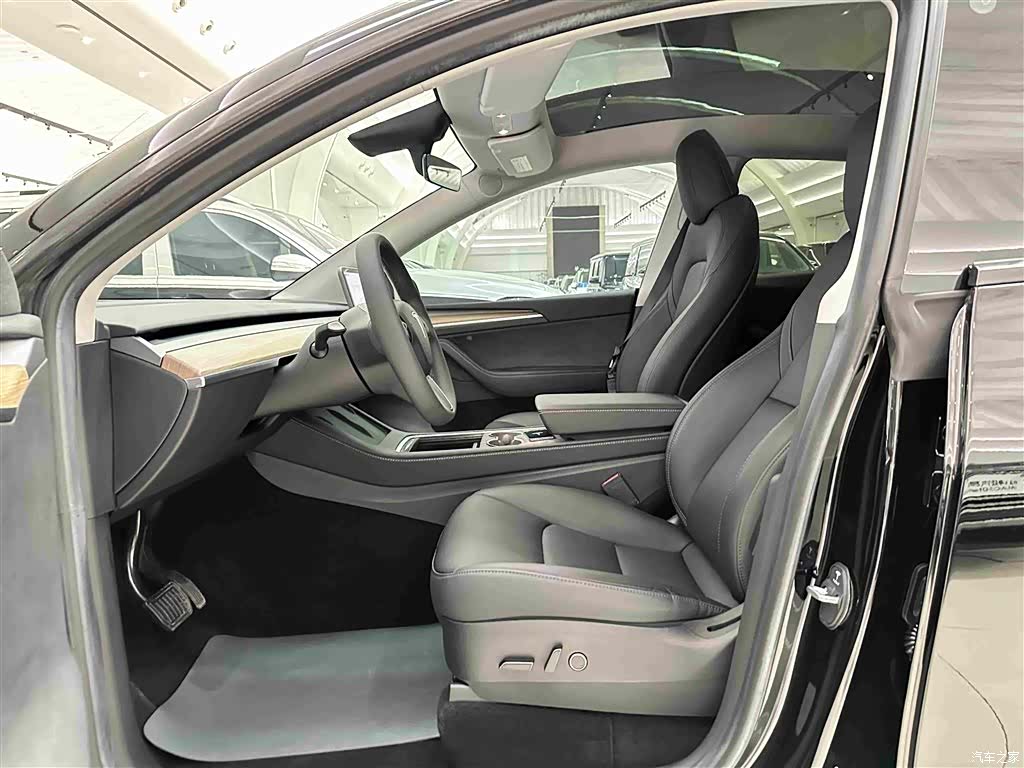 Tesla Model Y, 2023 7