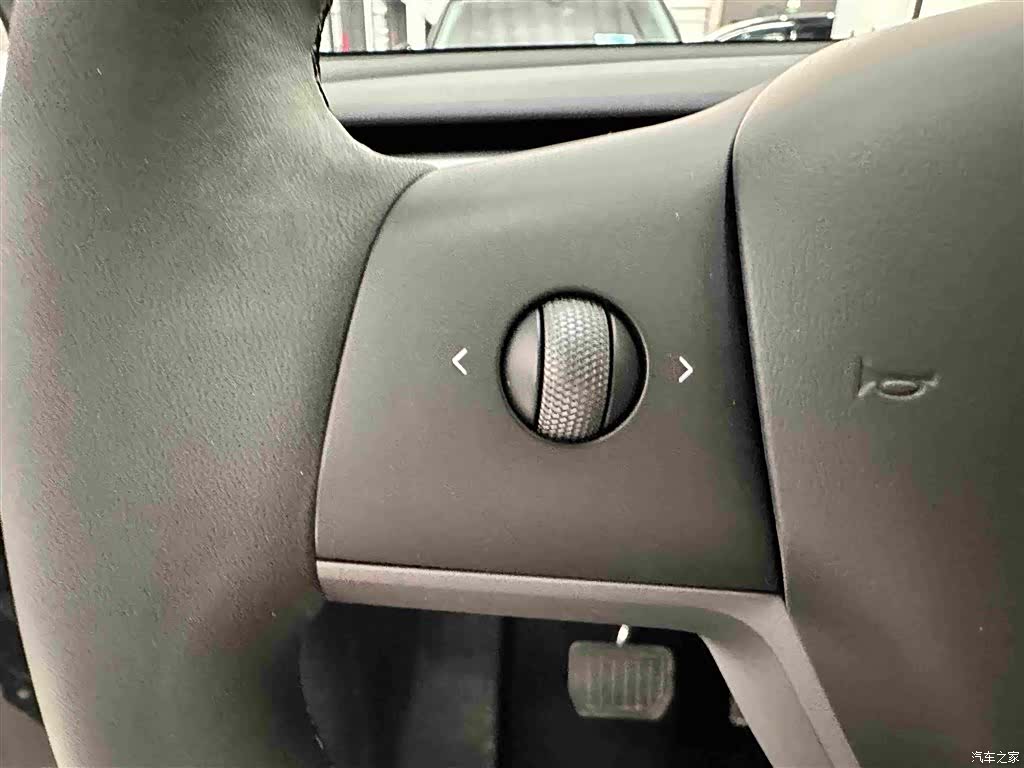 Tesla Model Y, 2023 9