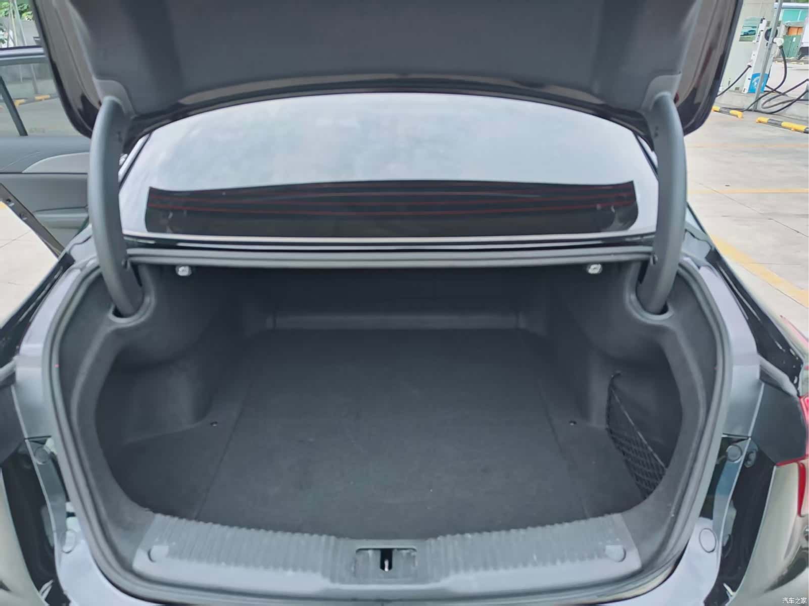 Hongqi H5, 2024 12