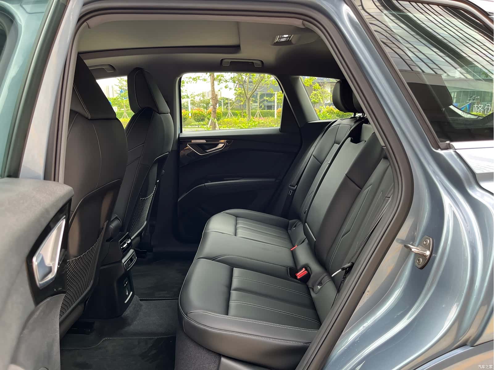 Audi Q4 e-tron, 2024 9