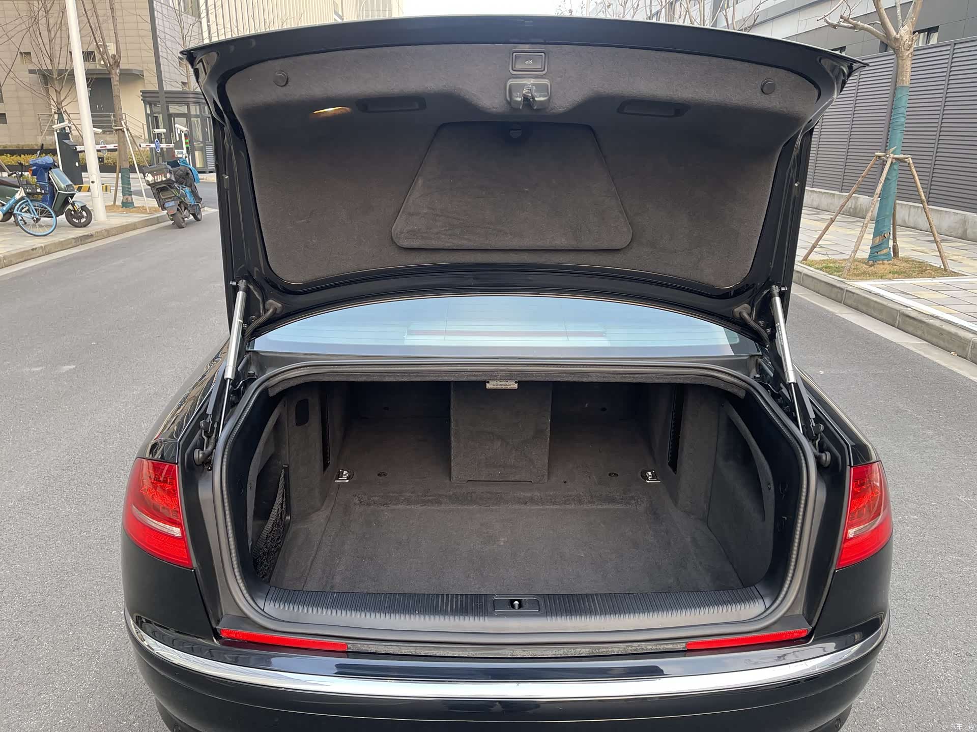 Audi A8L, 2009 23