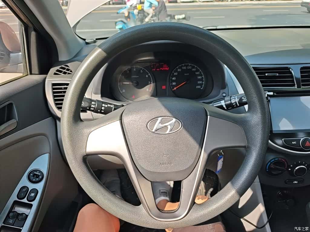 Hyundai GLS, 2016 11
