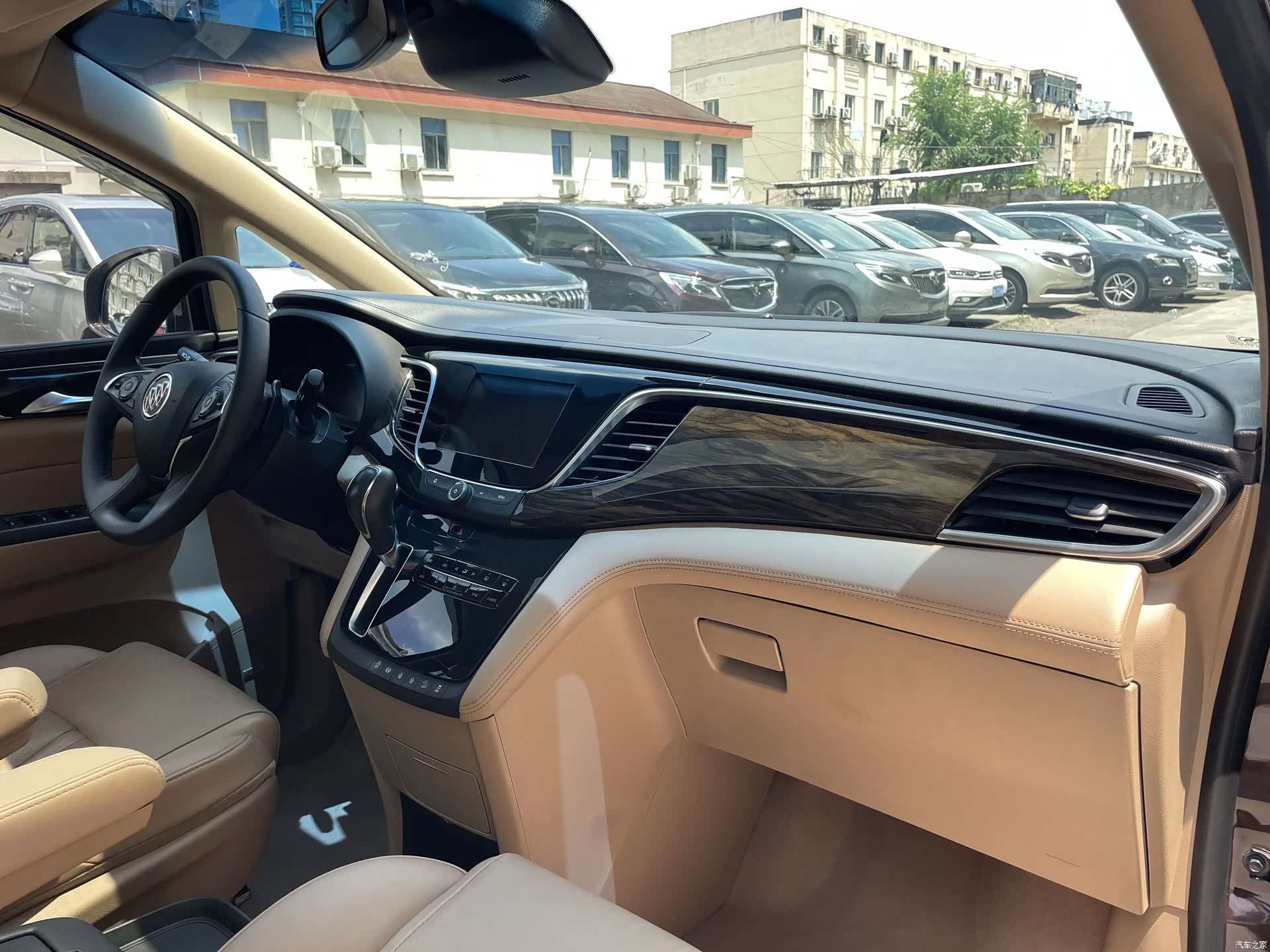 Buick GL8, 2017 все фото