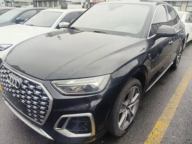 Audi Q5L Sportback 2022 — купить из Китая под заказ