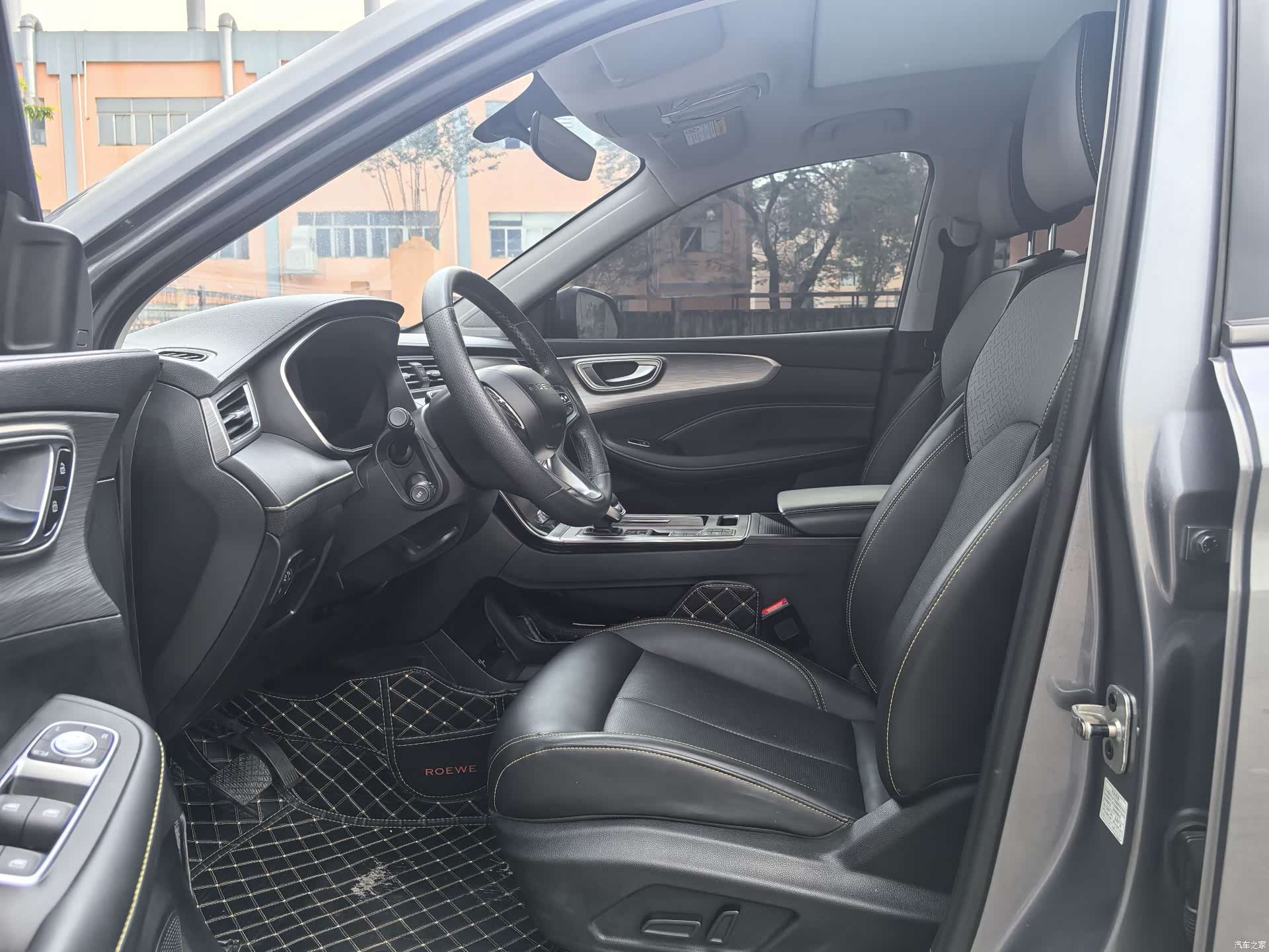 Roewe RX5, 2021 4