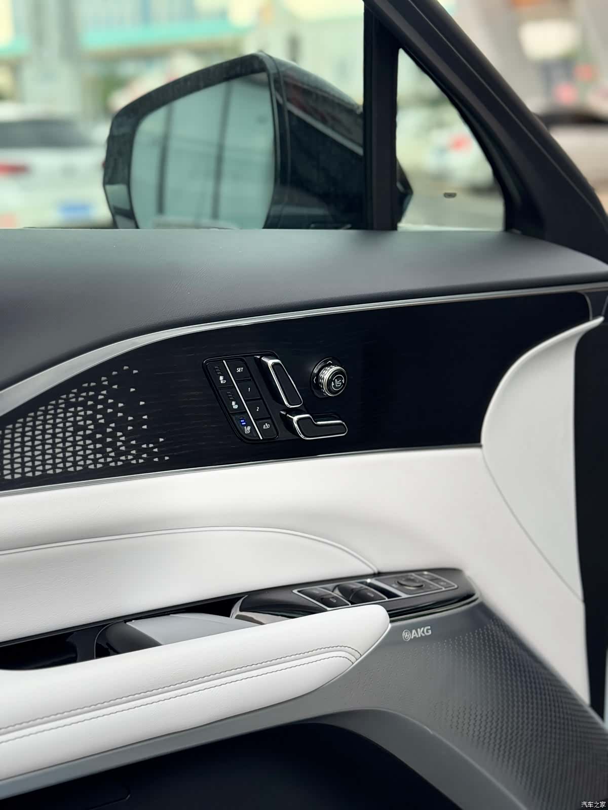 Cadillac IQ, 2023 16