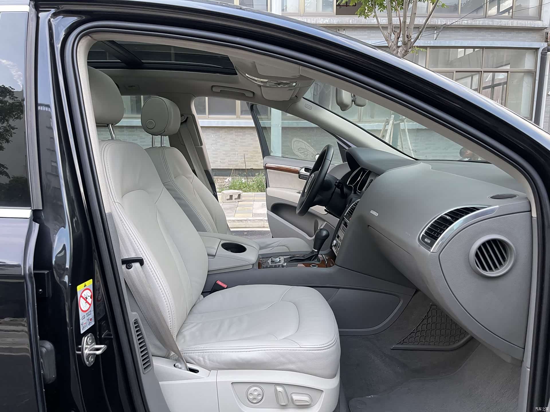 Audi Q7, 2009 7