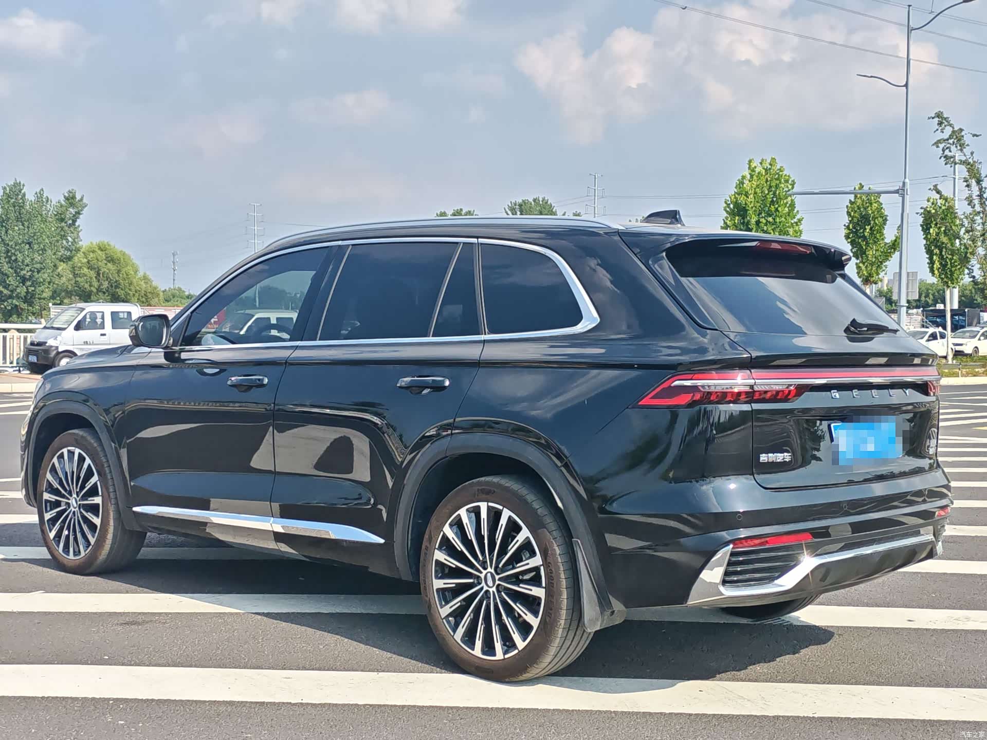Geely Xingyue L, 2026 7