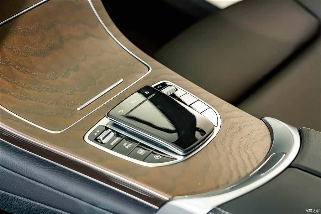 Mercedes-Benz GLC, 2023 11