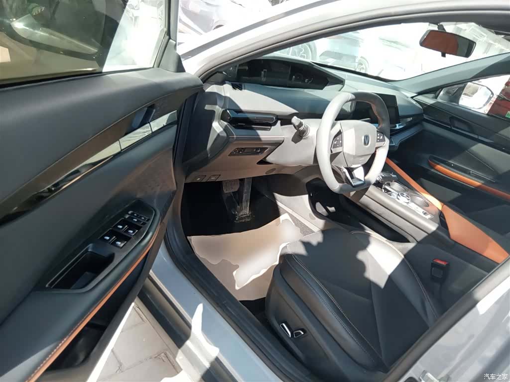 Changan UNI-V, 2023 16