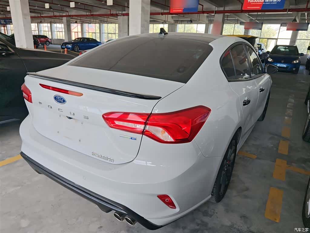 Ford Focus, 2023 7