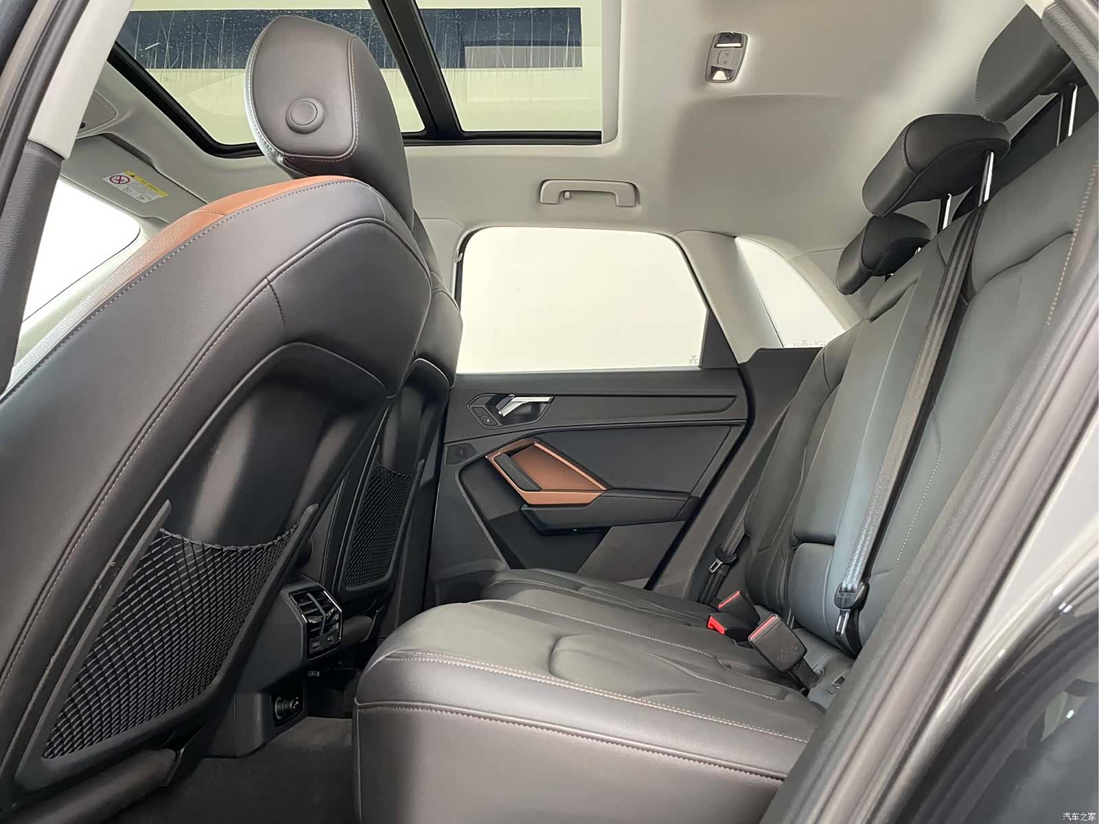Audi Q3, 2022 11