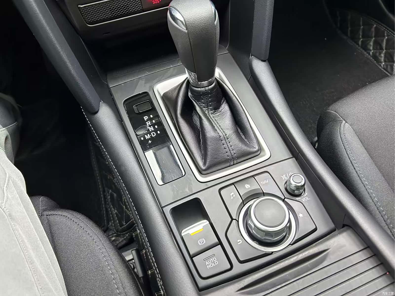 Mazda CX-4, 2023 15