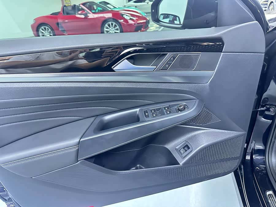 Volkswagen Passat 2024, фото 6