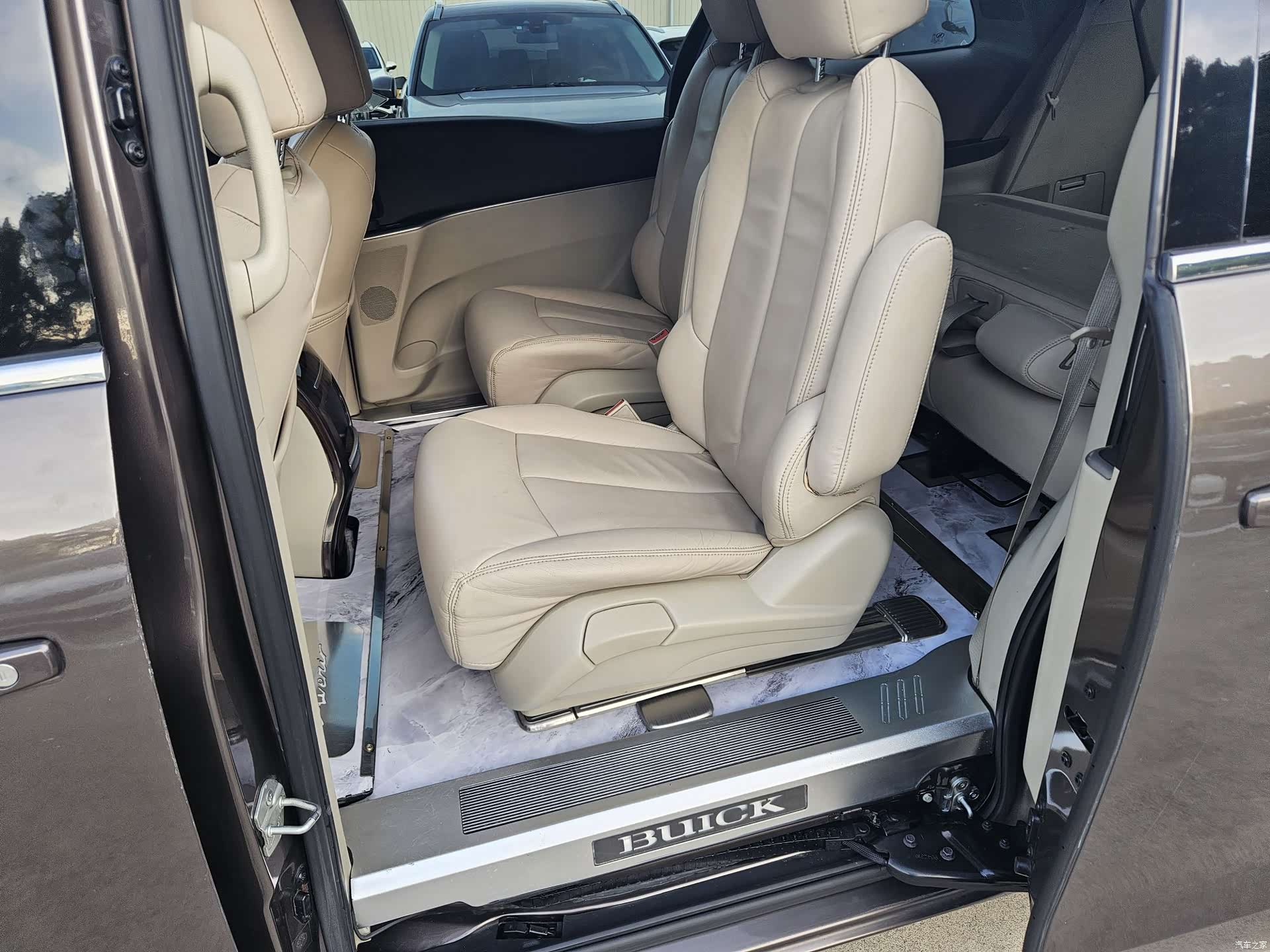 Buick GL8, 2017 7