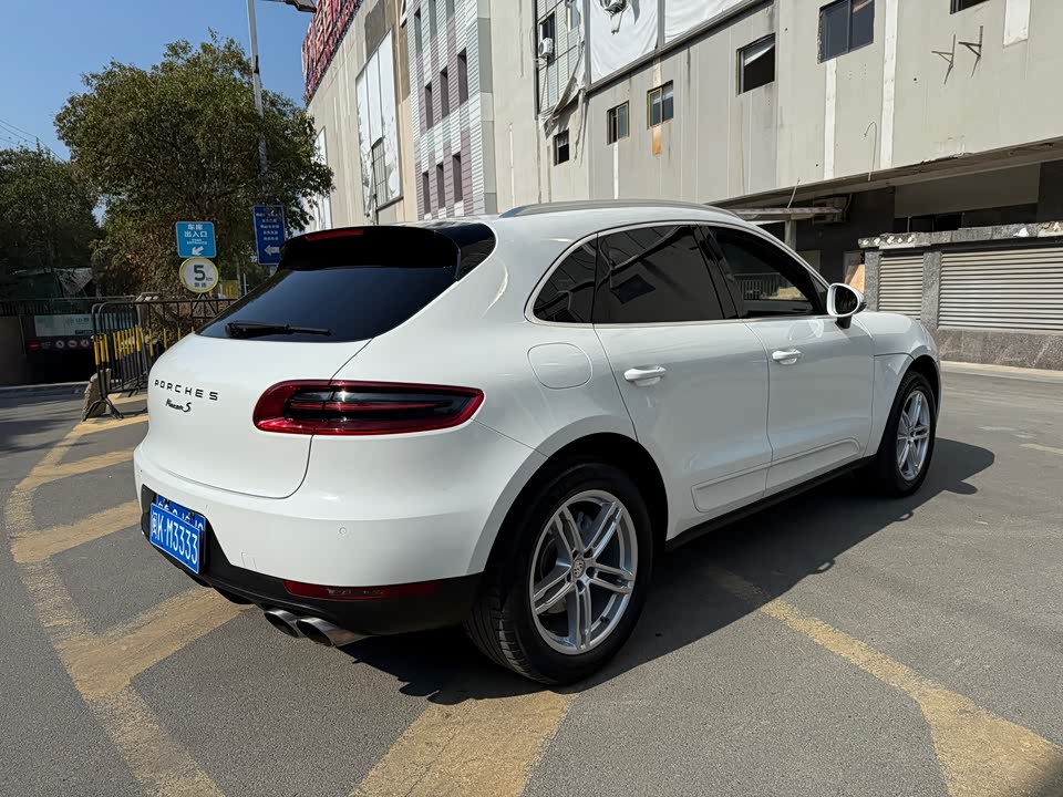 Porsche Macan